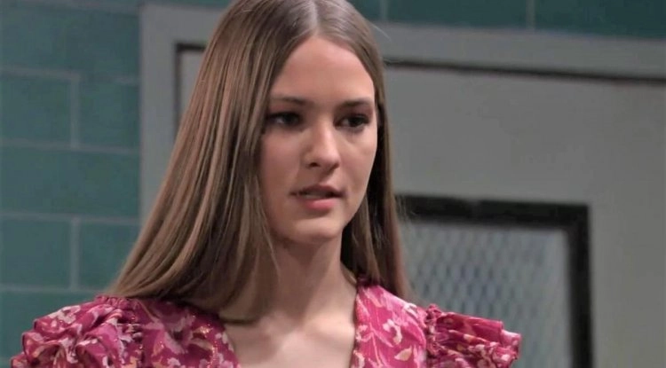 Ava Realizes Esme Has a Personal Reason to Hate Her - and Spencer Provides an Alibi for Trina