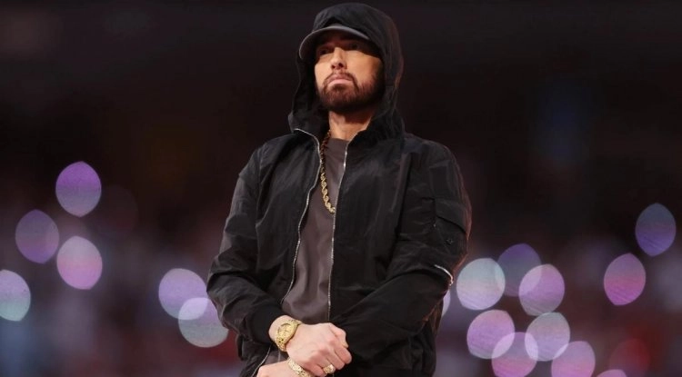 The tracklist for Eminem's Curtain Call 2 includes Bruno Mars, Rihanna, and more