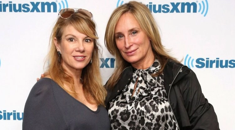 The fans react to a throwback picture of Ramona Singer & Sonja Morgan in bathing suits